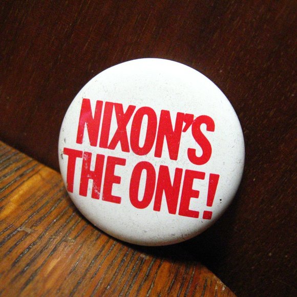 Richard Nixon 1968 Presidential Campaign Lapel Pin - Picture 2 of 4